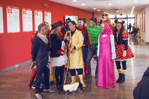 SUPEREROI ACROBATICI OSPEDALE PEDIATRICO INIZIATIVA BAMBINI